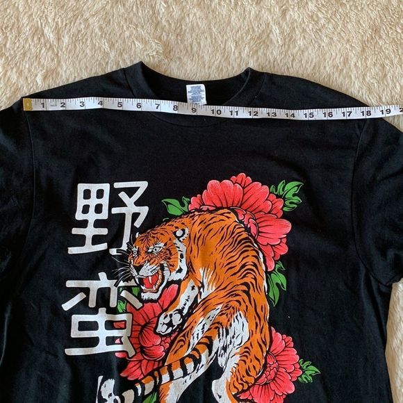 Tiger tee shirt size:Medium - Picture 9 of 16